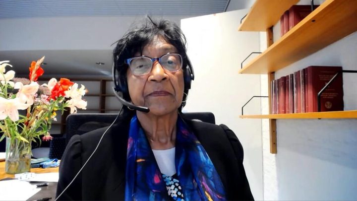 Navi Pillay en una intervenció parlant sobre les sancions de la Cort Penal Internacional.