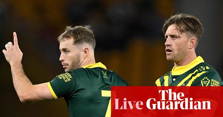 Jugadors de rugbi durant un partit de la Copa del Món entre Austràlia i Fiji.