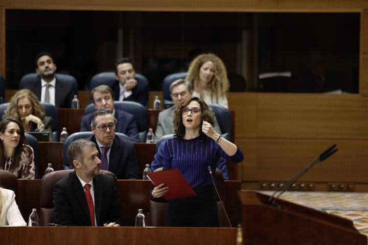 Ayuso defensa la seva abraçada amb Milei: "Ha sortit de les urnes, no d'una herriko taverna com els socis de Sánchez"