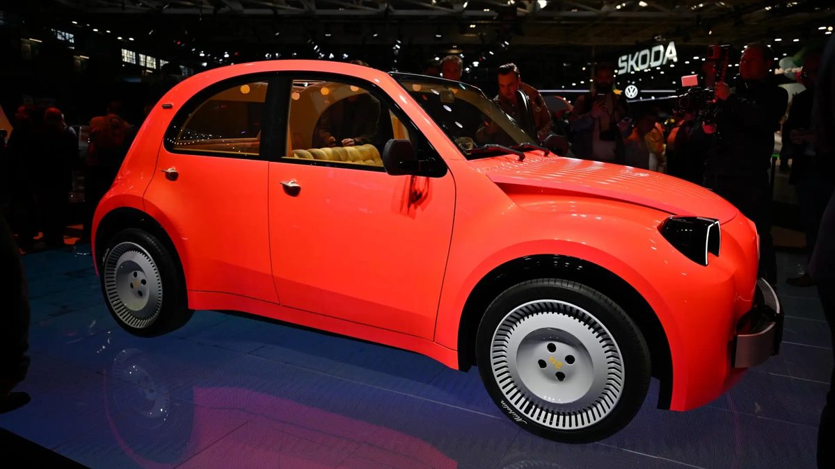 Models assequibles i una regulació per a protegir la indústria: Europa passa al 'atac' per a plantar cara al motor xinès