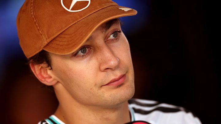 George Russell conduint el seu Mercedes durant la classificació del Gran Premi dels Estats Units.
