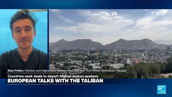 Paisatge de l'Afganistan i imatge genèrica de negociacions diplomàtiques.