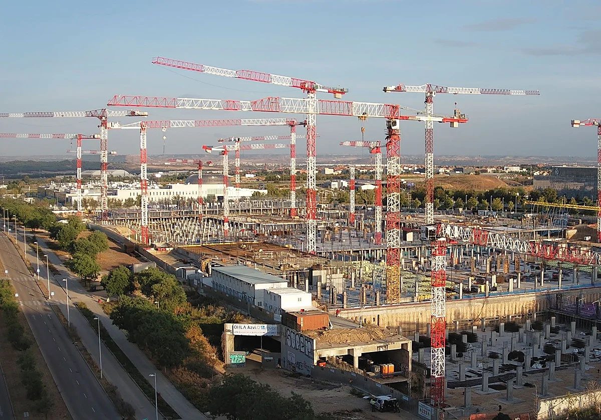 La Ciutat de la Justícia comença a #alçar en Valdebebas després de moure 1,5 milions de tones de terra