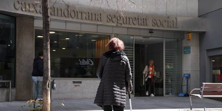 El salari medià se situa en els 2.254 euros al juliol després de créixer un 5,4%