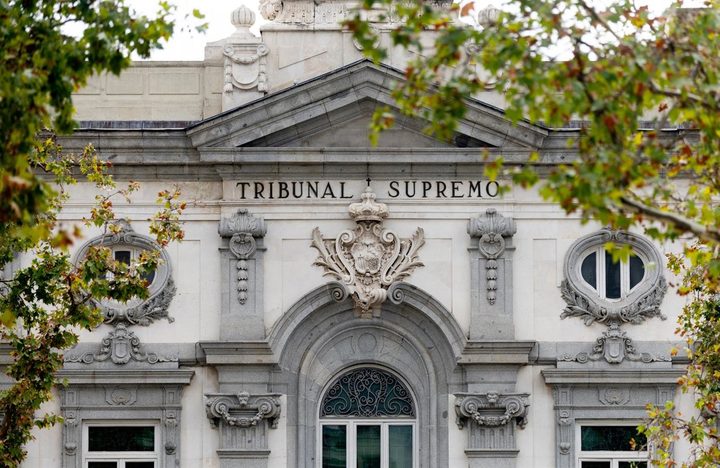 Els nacionalitzats per la 'llei de néts' amb el vot suspès apuren terminis per a presentar al·legacions al Suprem