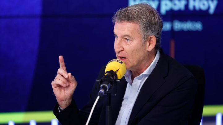 Feijóo protagonitza un debat radiofònic sobre l'SMI i la seva relació amb l'IRPF