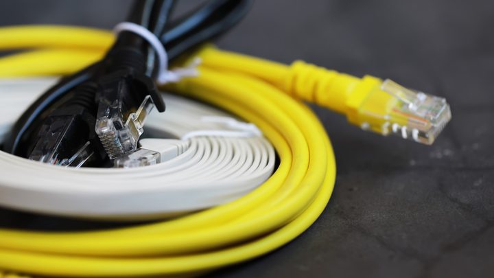 Pots fer fora els cables de l'Enet?