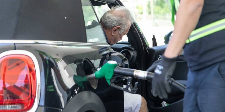 Les vendes del comerç al detall creixen un 3,4% durant l’agost pels carburants, malgrat la caiguda d’altres productes