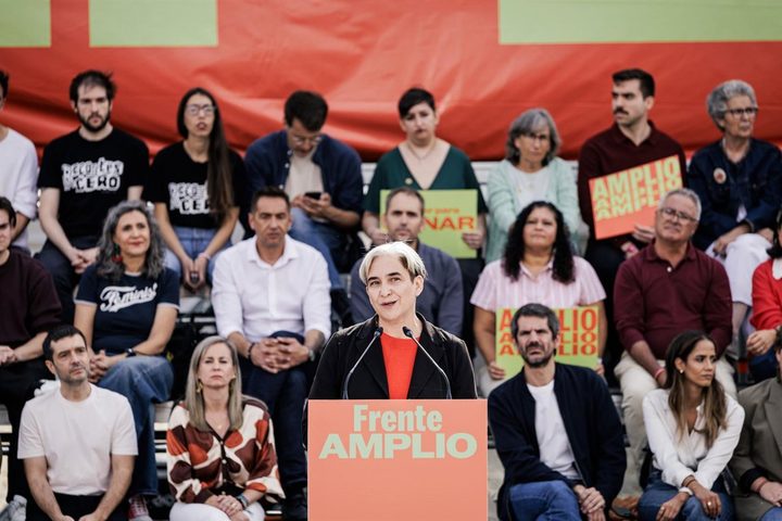 Colau demana omplir els carrers i critica els polítics amb bon discurs però poca acció