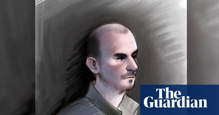 Edifici de tribunals a Austràlia amb periodistes a l'exterior.