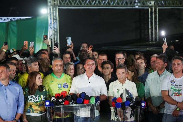 Bolsonaro no reconeix el triomf de Lula i demana l'anul·lació de les eleccions