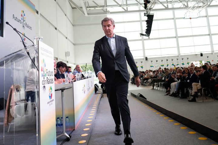 Feijóo qualifica l'acord del PSOE i el Front Ampli al Senat de "coalició de desesperats"