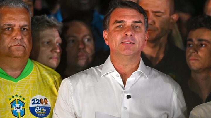 Flávio Bolsonaro demana anul·lar les eleccions al Brasil i no reconeix la victòria de Lula