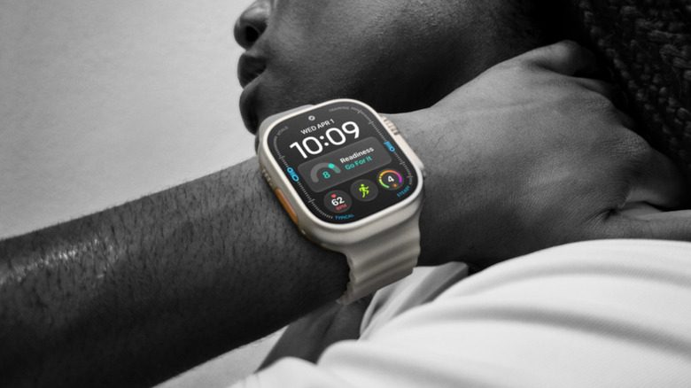 The Siri Modular watchface on an Apple Watch Ultra 4.