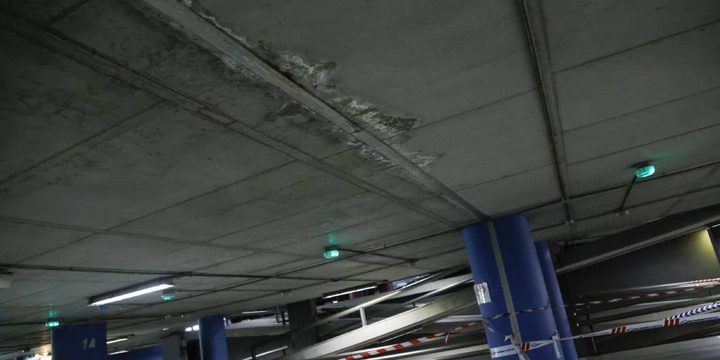 La propietat d'Aparcament Vinyes exigeix al comú refer tota la impermeabilització de la plaça