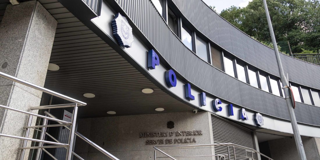 Detinguda una dona a Encamp per trucar reiteradament al telèfon de la Policia per insultar
