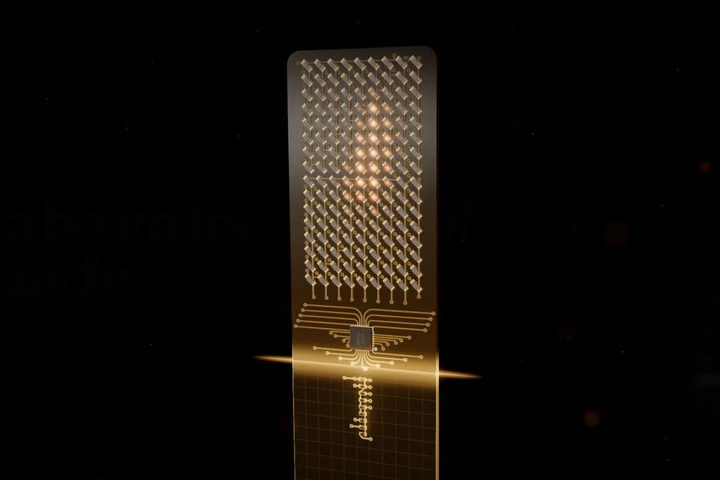 Una espelma digital de 149 dòlars utilitza intel·ligència artificial per simular una flama