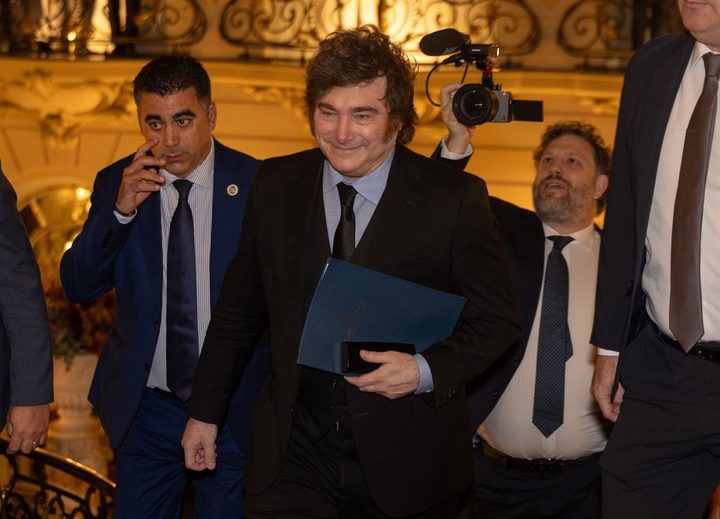 Milei diu "dictador" a Sánchez i diu que Abascal i Ayuso tenen idees per a treure a Espanya de la "decadència"