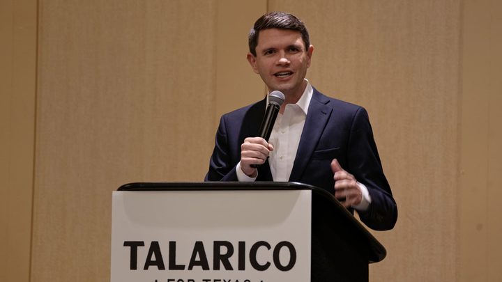 James Talarico en un acte de campanya electoral a Texas.