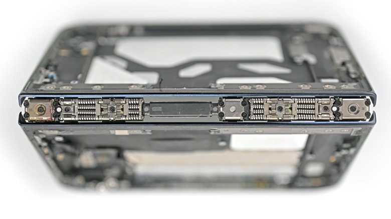 Photo shows the iPhone Duo's hinge from the back with device folded about halfway