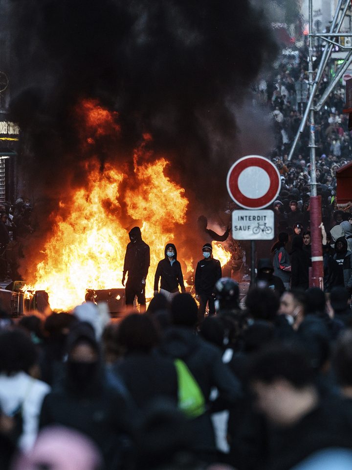 Les protestes violentes a França es multipliquen entre reivindicacions socials i educatives