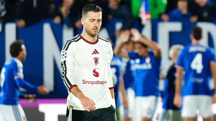 Michael Carrick i Bruno Fernandes durant un partit del Manchester United.