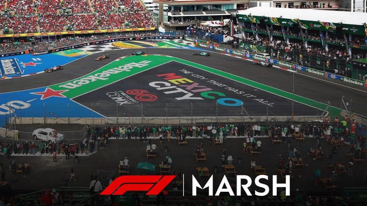 Cotxes de F1 a la pista de l'Autòdrom Hermanos Rodríguez de Mèxic.