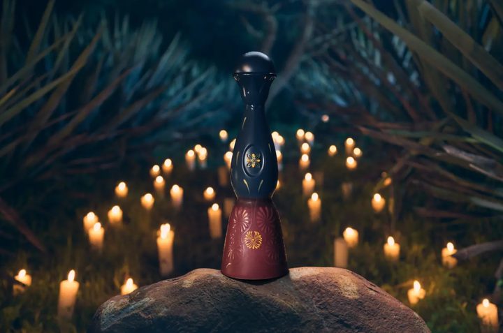 Venen una ampolla de tequila de Classe Blava per uns 35.000 dòlars a Nova York