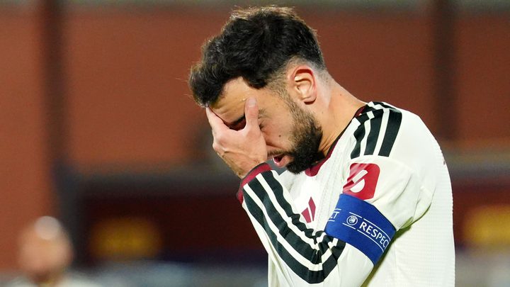 Jamie Carragher analitzant les declaracions de Bruno Fernandes i el futur de Michael Carrick al Manchester United.