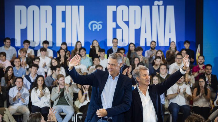Feijóo demana a Albiol que lideri una “llei antiocupas” i que l'ajudi a obtenir una “majoria gran” el 29-N