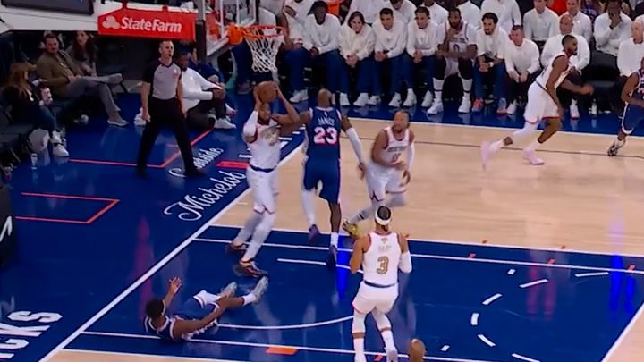 LeBron fica por amb el seu debut en els Sixers<br>