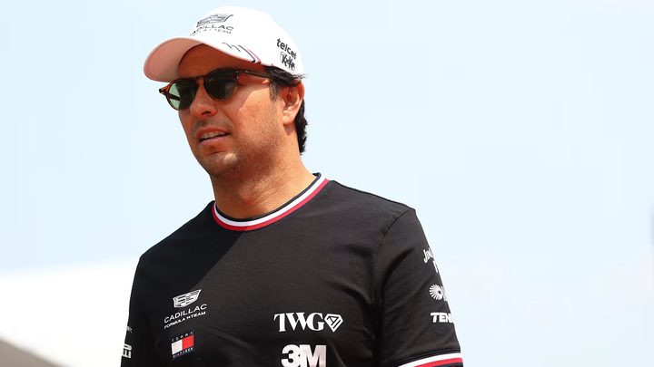 Sergio Pérez amb el seu equip Cadillac de Fórmula 1.
